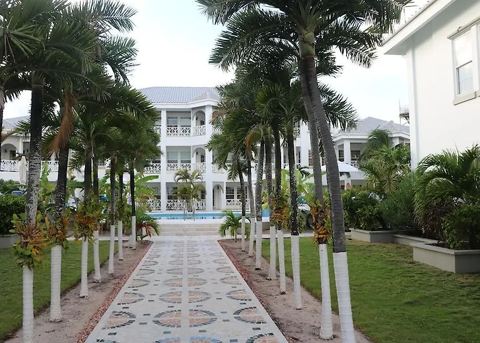 Hotel Grand Colony Island