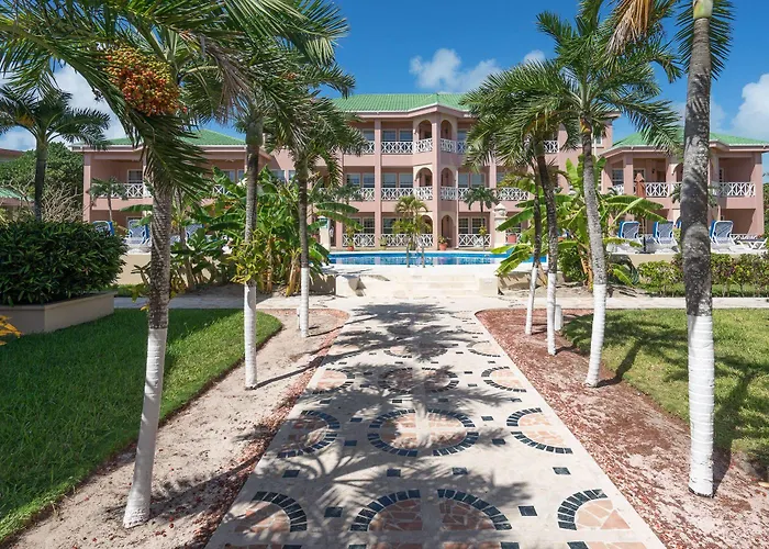 Grand Colony Island Hotel