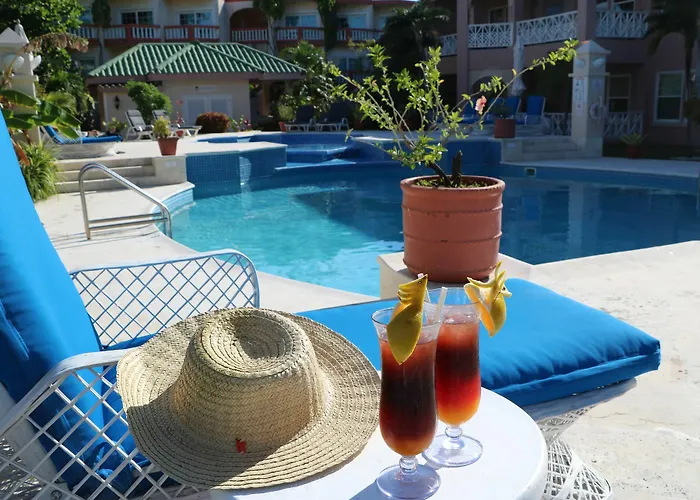 Hotel Grand Colony Island