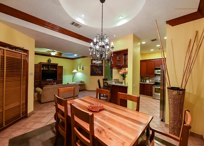 Grand Colony Island Hotel