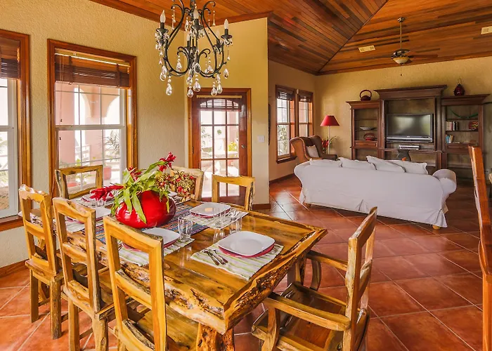 Grand Colony Island Hotel 4*