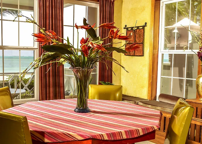 Grand Colony Island Hotel