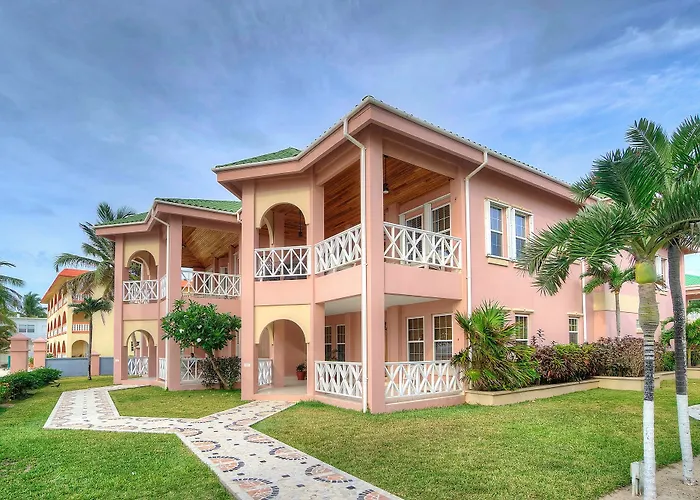 Grand Colony Island Hotel